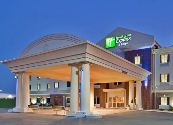 Holiday Inn Express and Suites Sedalia