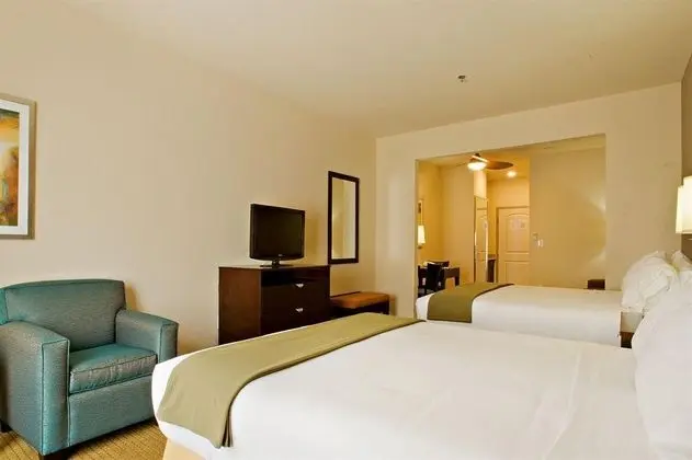 Holiday Inn Express and Suites Shamrock North
