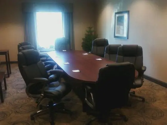 Holiday Inn Express Hotel & Suites Sidney