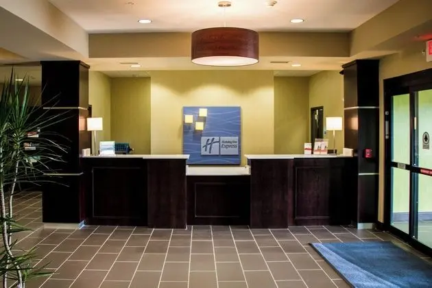 Holiday Inn Express and Suites Sikeston - Dış Mekan
