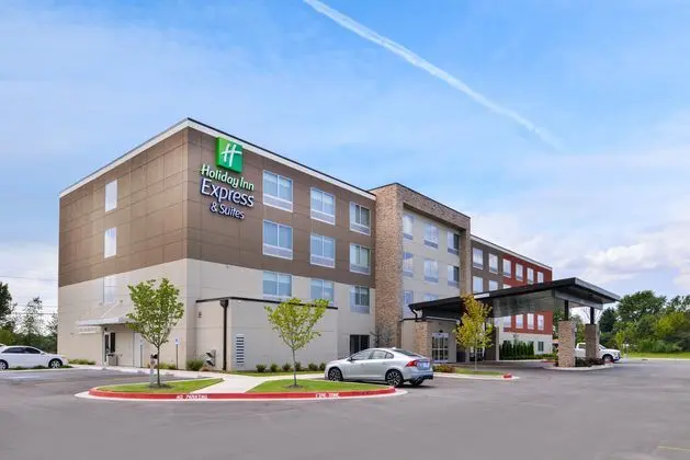 Holiday Inn Express Suites Siloam Springs