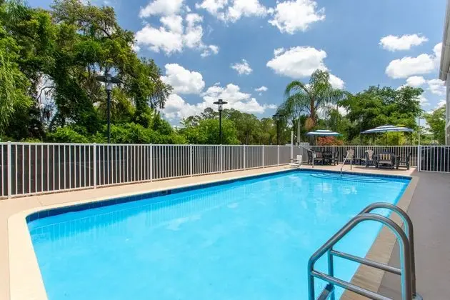 Holiday Inn Express Hotel & Suites Silver Springs- - Havuz