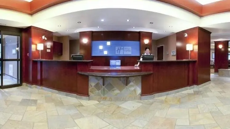 Holiday Inn Express & Suites Slave Lake, an IHG Hotel - Lobi