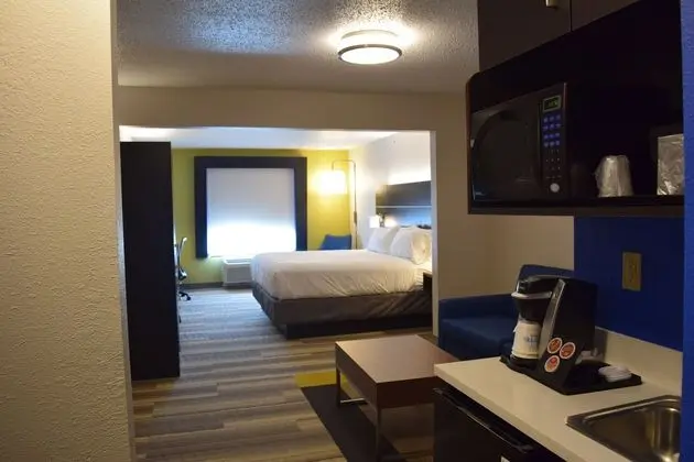Holiday Inn Express and Suites Sparta - Oda