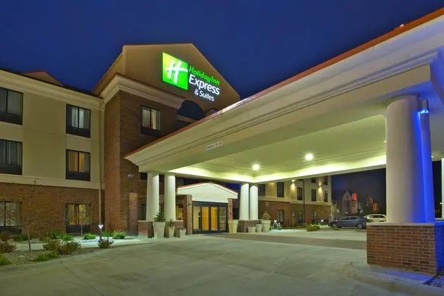 Holiday Inn Express and Suites Springfield Dayton