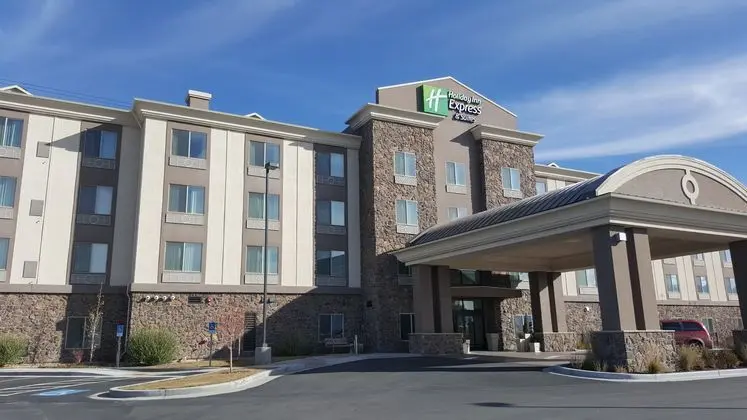 Holiday Inn Express and Suites Springville South P
