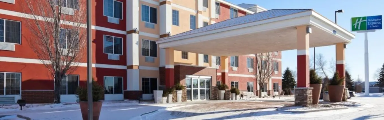 Holiday Inn Express & Suites St. Cloud