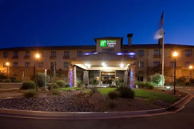 Holiday Inn Express and Suites St. George North Zi