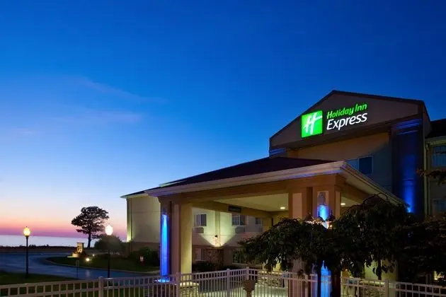Holiday Inn Express and Suites St. Joseph