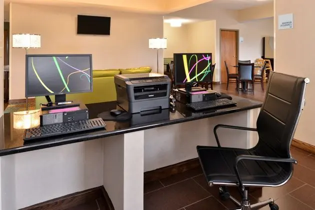 Holiday Inn Express and Suites St Marys