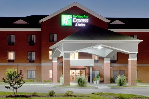 Holiday Inn Express and Suites Suffolk