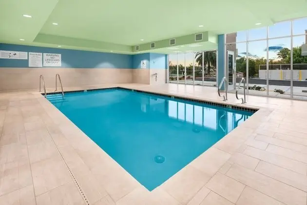 Holiday Inn Express & Suites Suisun City, an IHG Hotel - Havuz