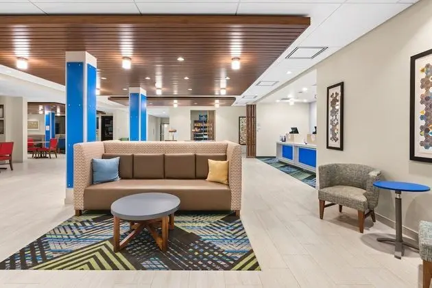 Holiday Inn Express & Suites Suisun City, an IHG Hotel - Lobi