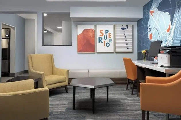 Holiday Inn Express and Suites Superior - Dış Mekan