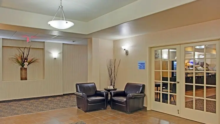 Holiday Inn Express and Suites Swift Current - Dış Mekan