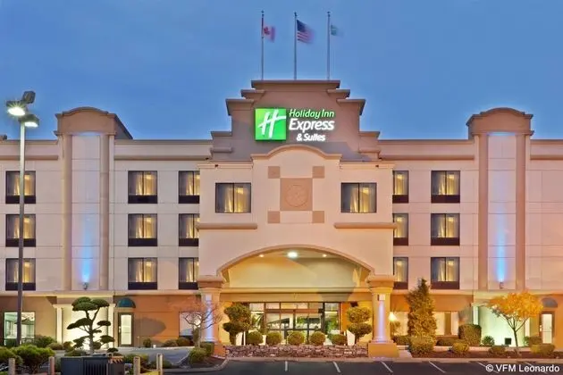 Holiday Inn Express & Suites Tacoma