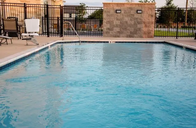 HOLIDAY INN EXPRESS AND SUITES Taylor