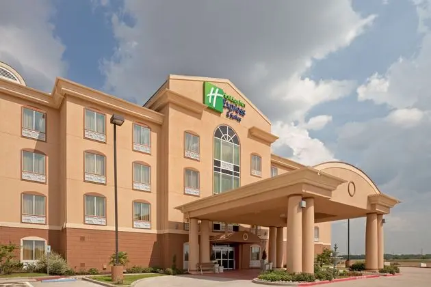Holiday Inn Express and Suites Terrell