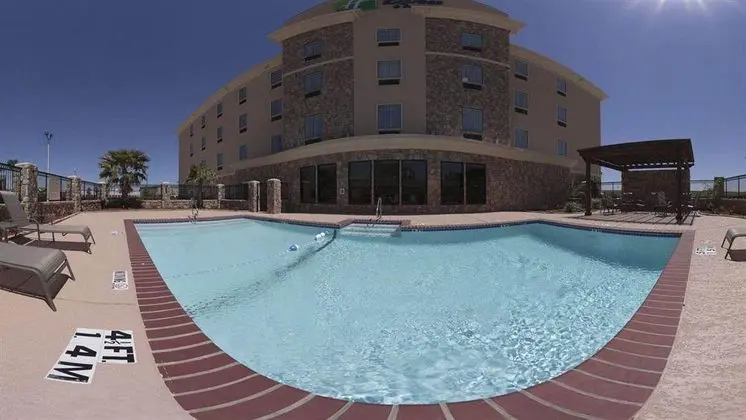 Holiday Inn Express and Suites Texas City