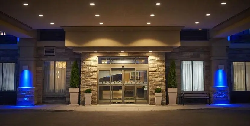 Holiday Inn Express and Suites Timmins