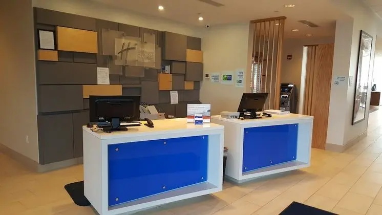 Holiday Inn Express & Suites Toledo West, an IHG Hotel - Lobi