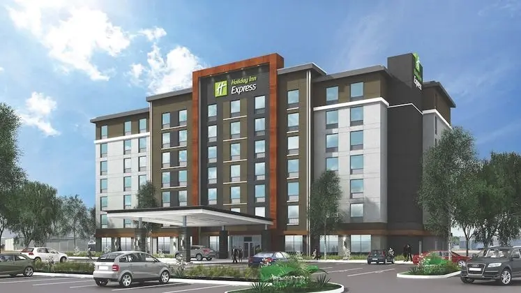 Holiday Inn Express & Suites Toronto Airport South, an IHG Hotel