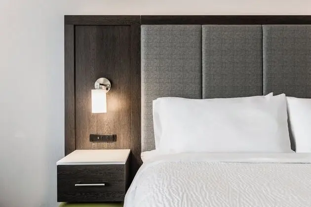 Holiday Inn Express & Suites Toronto Airport South, an IHG Hotel - Oda