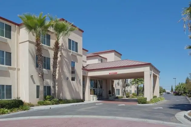 Holiday Inn Express and Suites Tracy