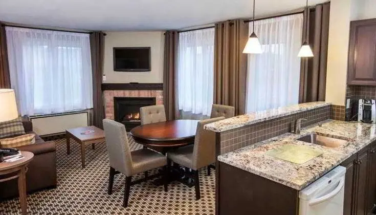 Holiday Inn Express & Suites Tremblant