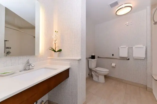 Holiday Inn Express and Suites Trinity - Oda