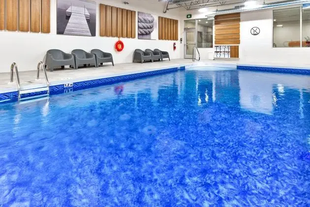 Holiday Inn Express and Suites Trois Rivieres - Havuz
