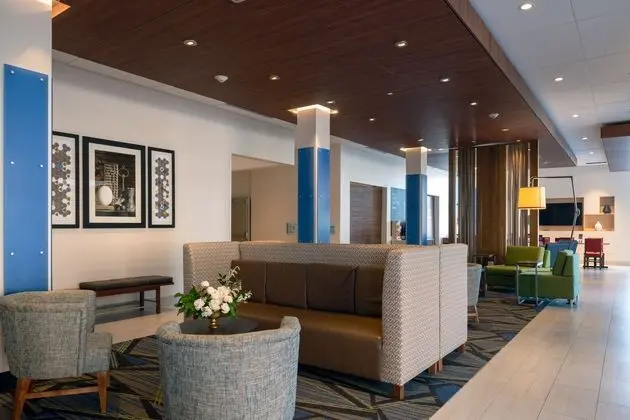 Holiday Inn Express & Suites Tulsa Downtown - Dış Mekan
