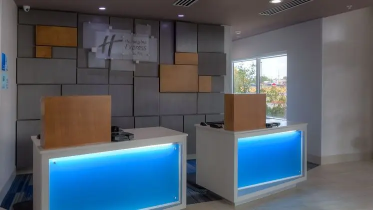 Holiday Inn Express and Suites Tulsa Midtown - Dış Mekan