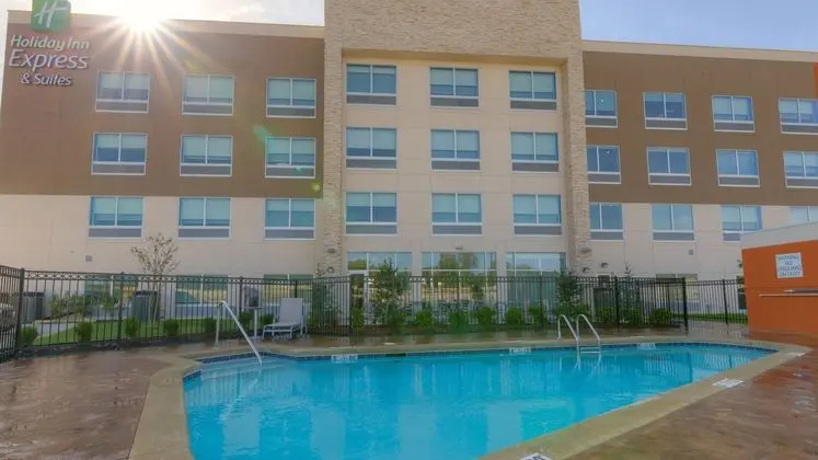 Holiday Inn Express and Suites Tulsa Midtown - Havuz