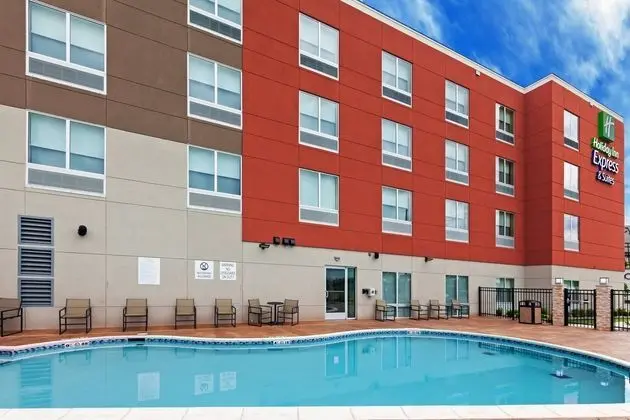 HOLIDAY INN EXPRESS AND SUITES TULSA SOUTH - WOODL - Havuz