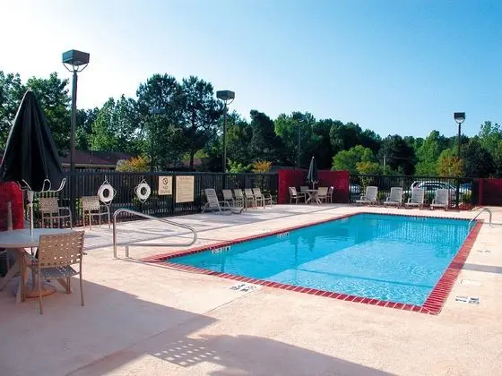 Holiday Inn Express and Suites Tupelo - Havuz
