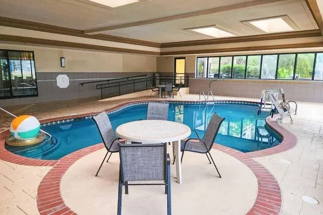 Holiday Inn Express & Suites Tyler South - Havuz