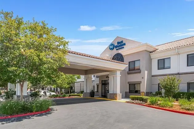 Holiday inn Express Hotel & Suites Valencia - Dış Mekan