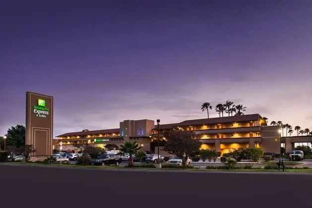 Holiday Inn Express and Suites Ventura Harbor
