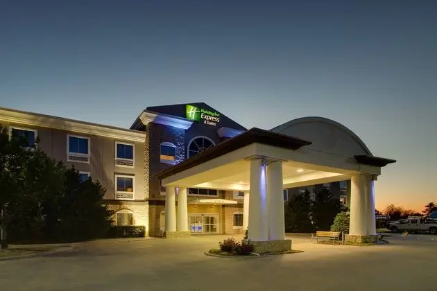 Holiday Inn Express and Suites Vernon College Area