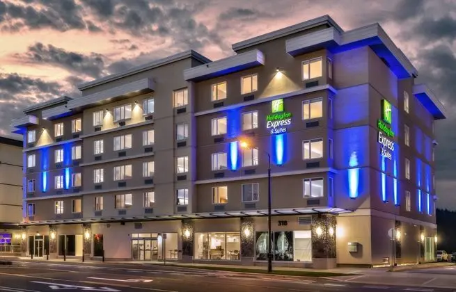 Holiday Inn Express Suites Victoria Colwood