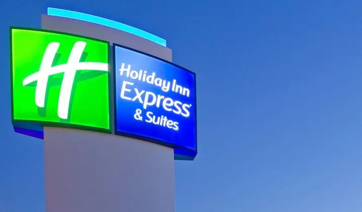 Holiday Inn Express and Suites Wapakoneta