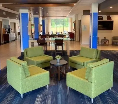 Holiday Inn Express & Suites Warrensburg North, an IHG Hotel - Lobi