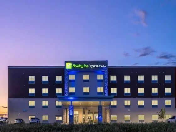 Holiday Inn Express And Suites Watertown, an IHG Hotel