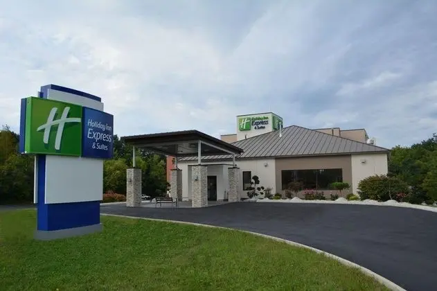 Holiday Inn Express & Suites Waterville - North