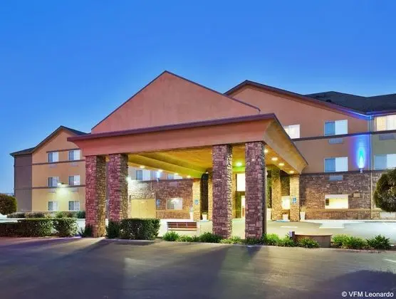 Holiday Inn Express Hotel & Suites Watsonville 