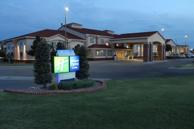 Holiday Inn Express and Suites Weatherford