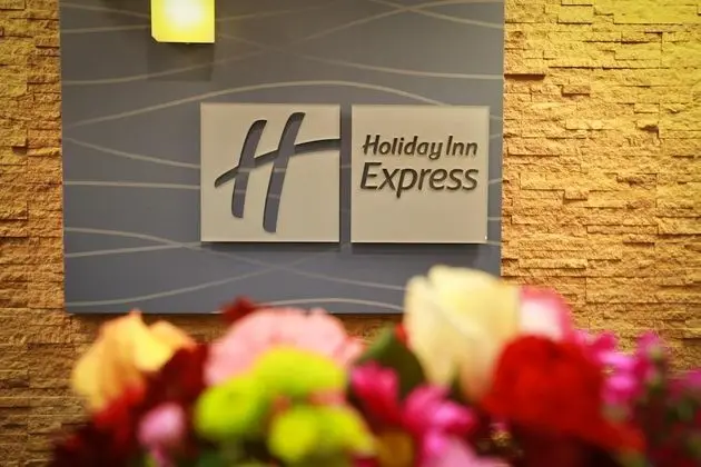 Holiday Inn Express and Suites West Chester - Genel