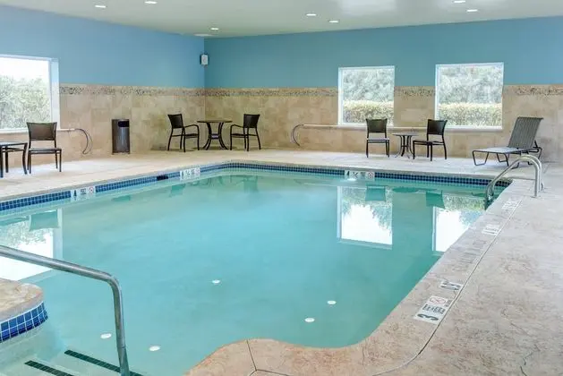 Holiday Inn Express and Suites West Long Branch Ea - Havuz