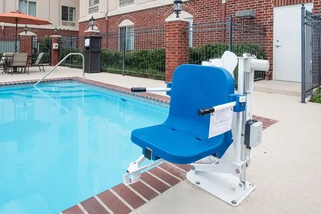 Holiday Inn Express and Suites West Monroe - Havuz